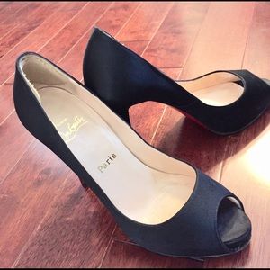 Christian Louboutin Very Prive satin heels Sz39
